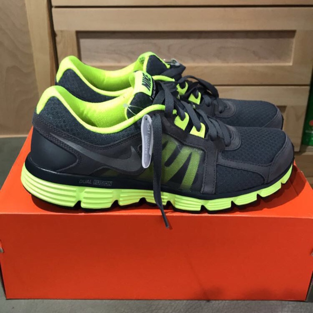 Nike Dual Fusion ST 2 Running Shoes